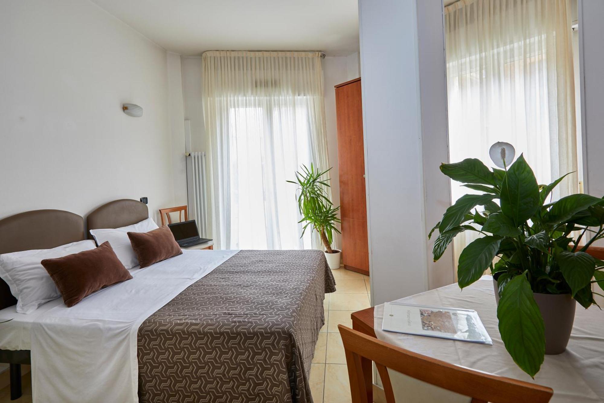 Residence Fellini Rimini Dış mekan fotoğraf