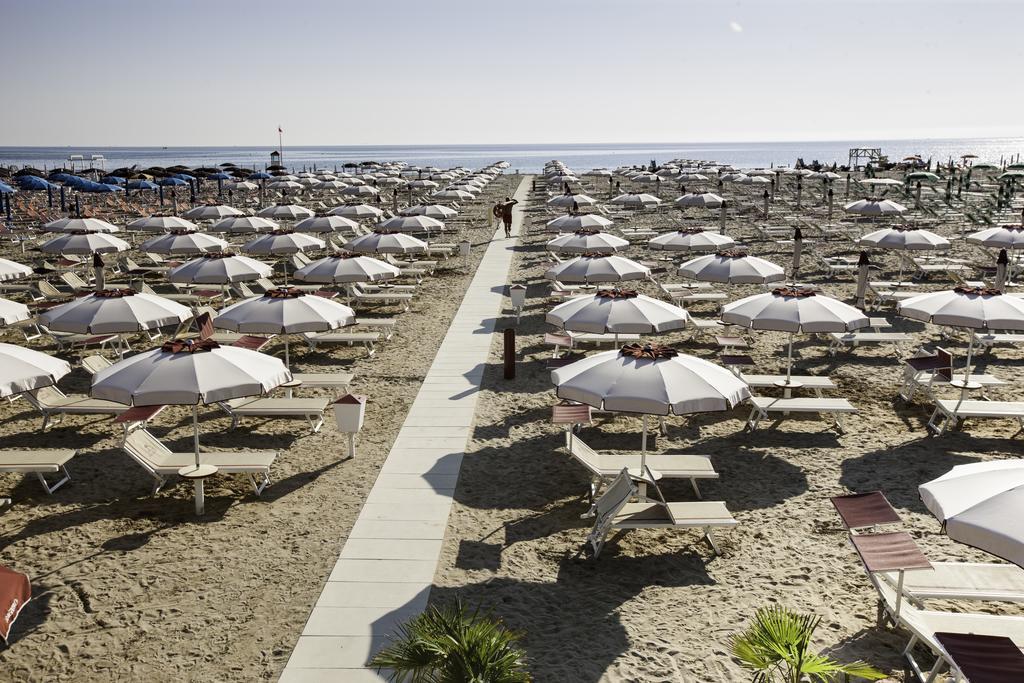 Residence Fellini Rimini Dış mekan fotoğraf