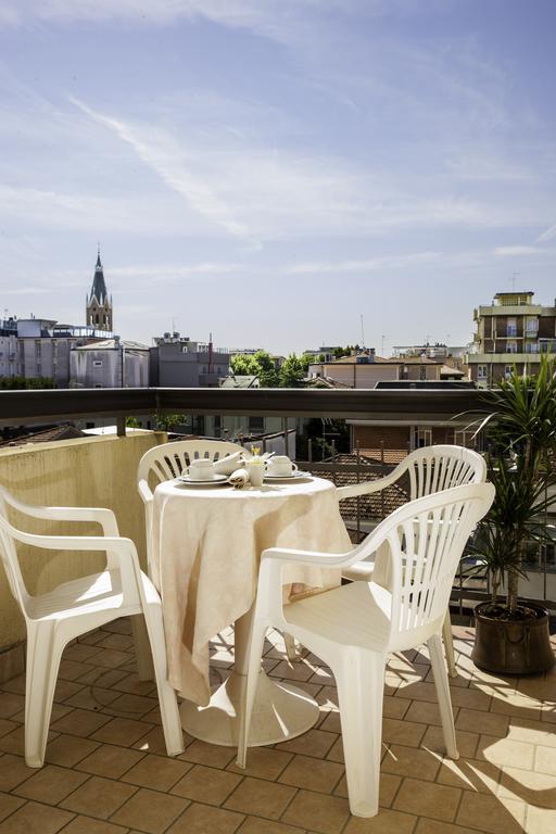 Residence Fellini Rimini Dış mekan fotoğraf