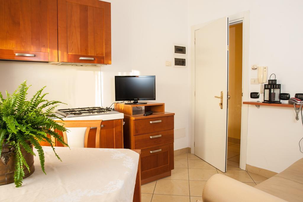 Residence Fellini Rimini Oda fotoğraf