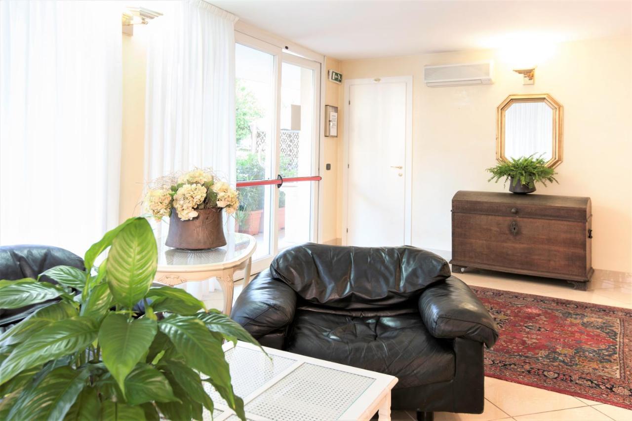 Residence Fellini Rimini Dış mekan fotoğraf